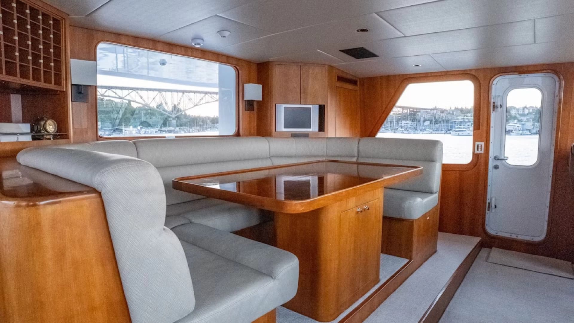 1993 Queenship Explorer