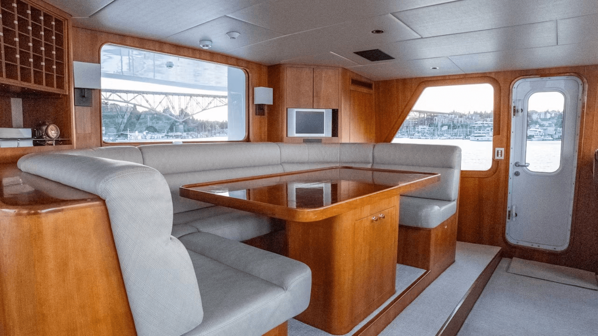 1993 Queenship Explorer
