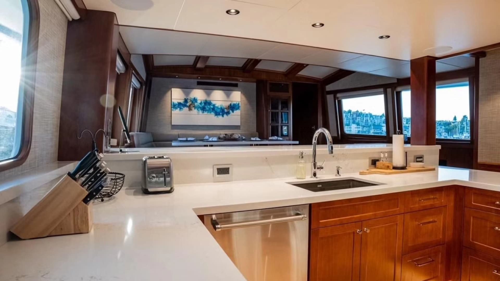 1993 Queenship Explorer