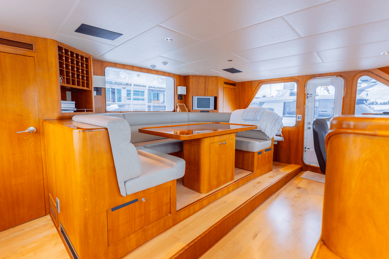 1993 Queenship Explorer