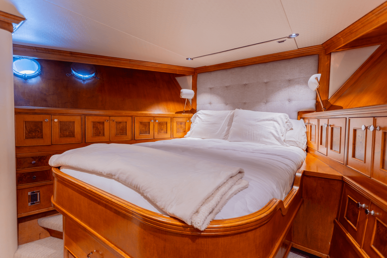 1993 Queenship Explorer