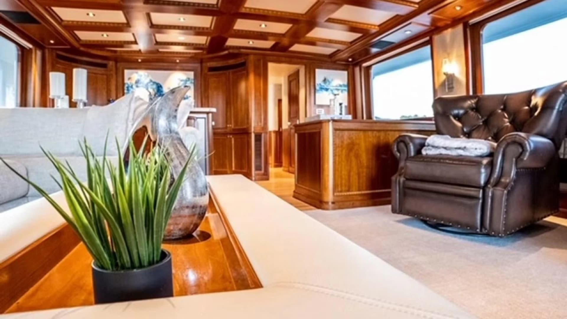 1993 Queenship Explorer