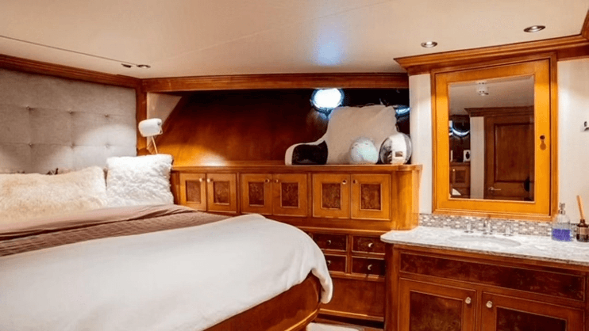 1993 Queenship Explorer