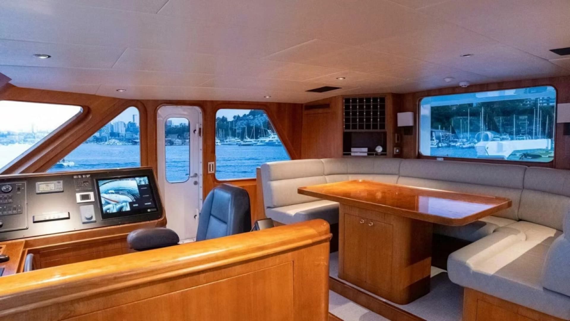 1993 Queenship Explorer