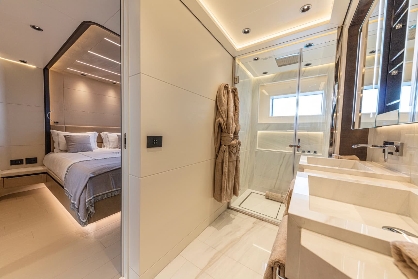 2028 Ocean King Ducale 120
