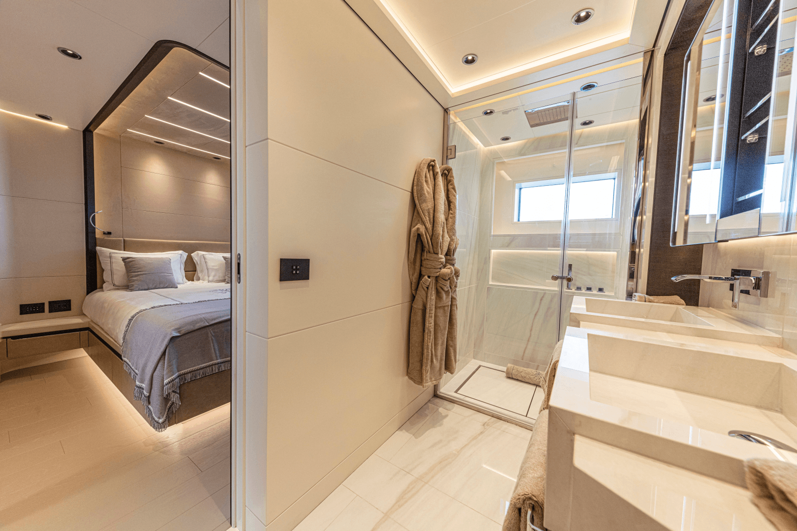 2028 Ocean King Ducale 120