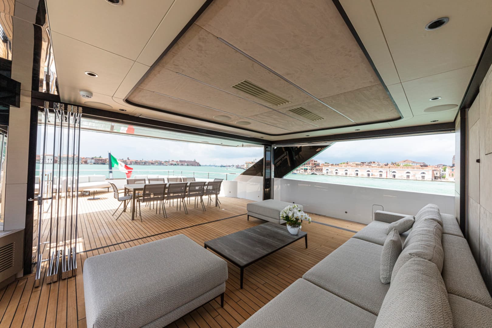 2028 Ocean King Ducale 120