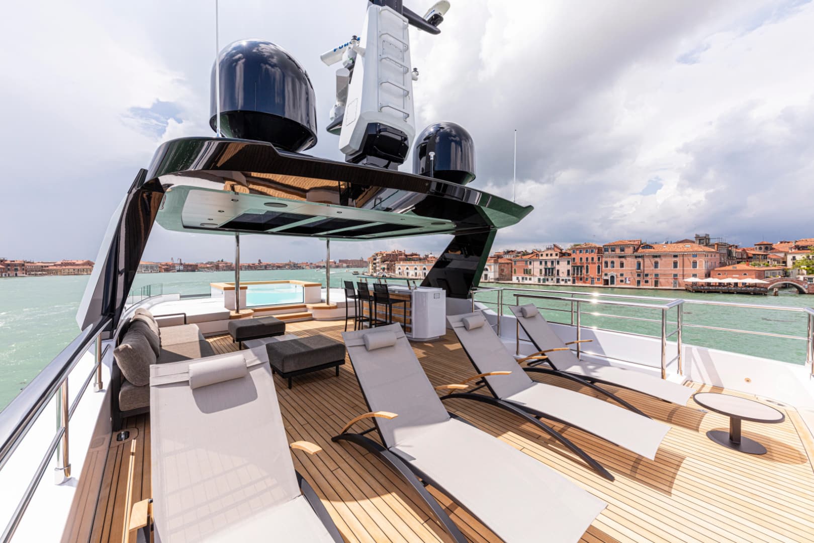 2028 Ocean King Ducale 120
