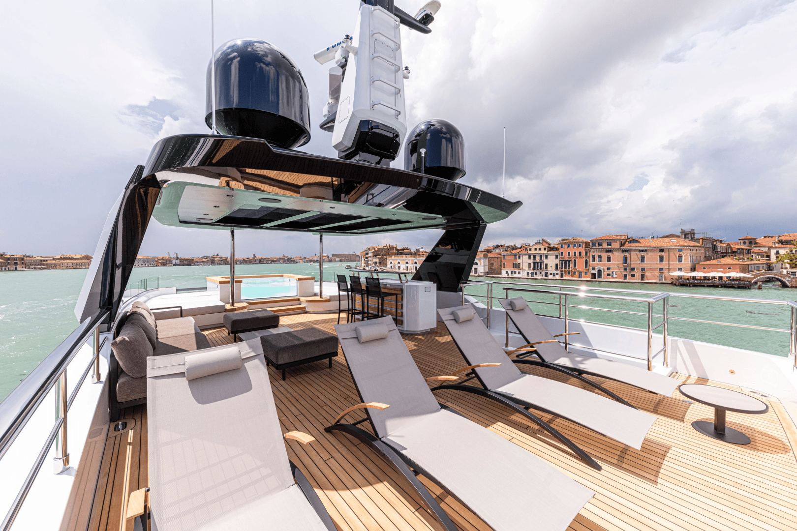 2028 Ocean King Ducale 120