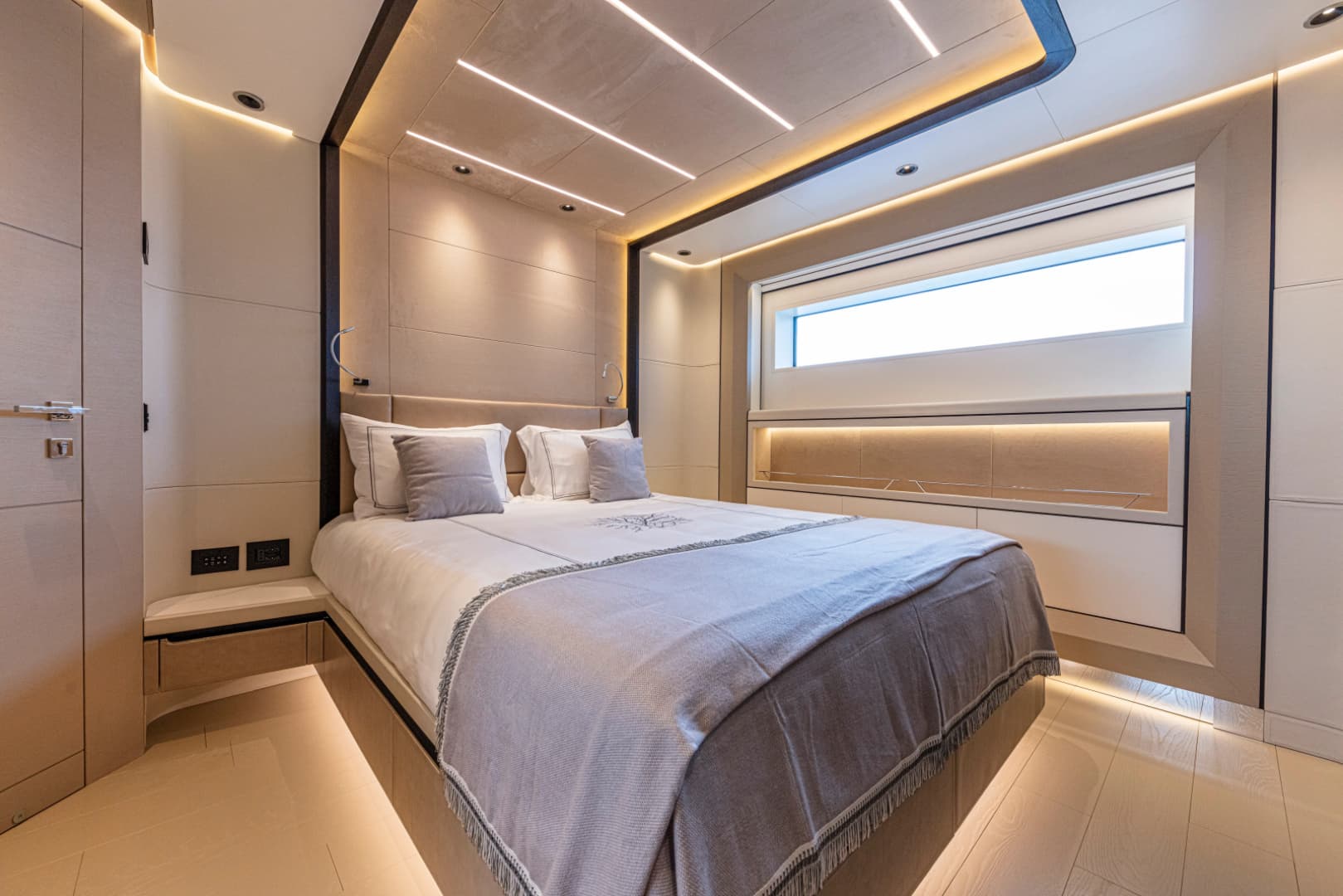 2028 Ocean King Ducale 120