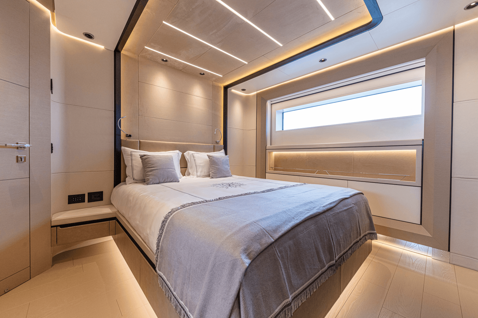2028 Ocean King Ducale 120