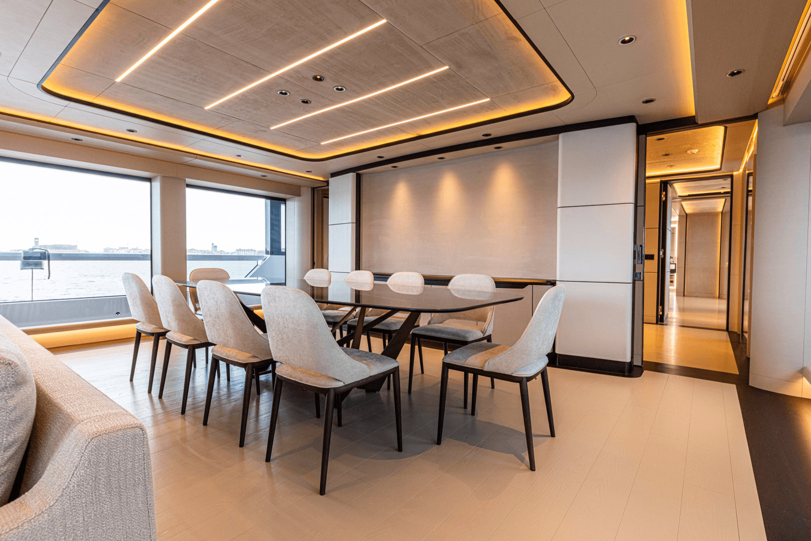 2028 Ocean King Ducale 120