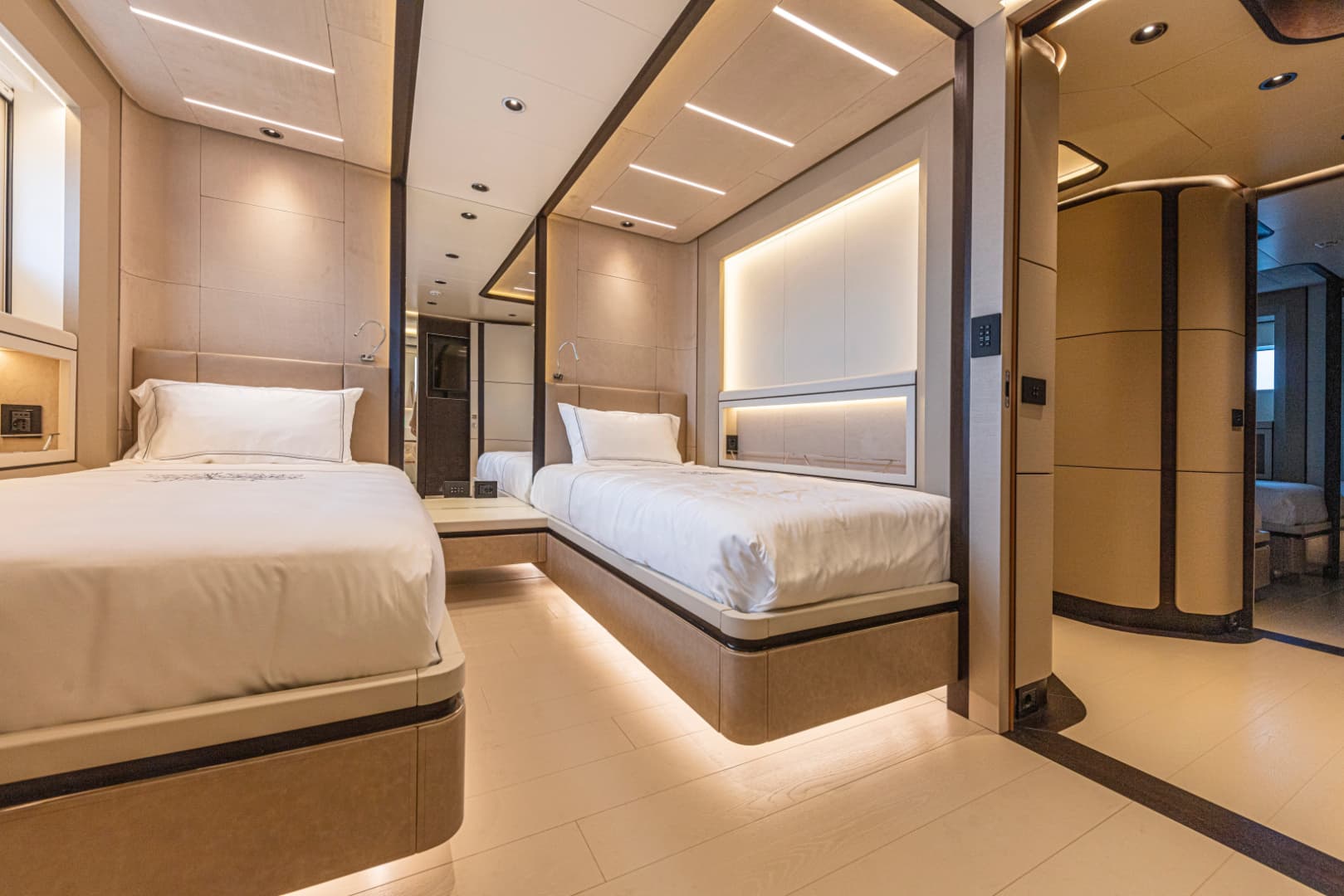 2028 Ocean King Ducale 120