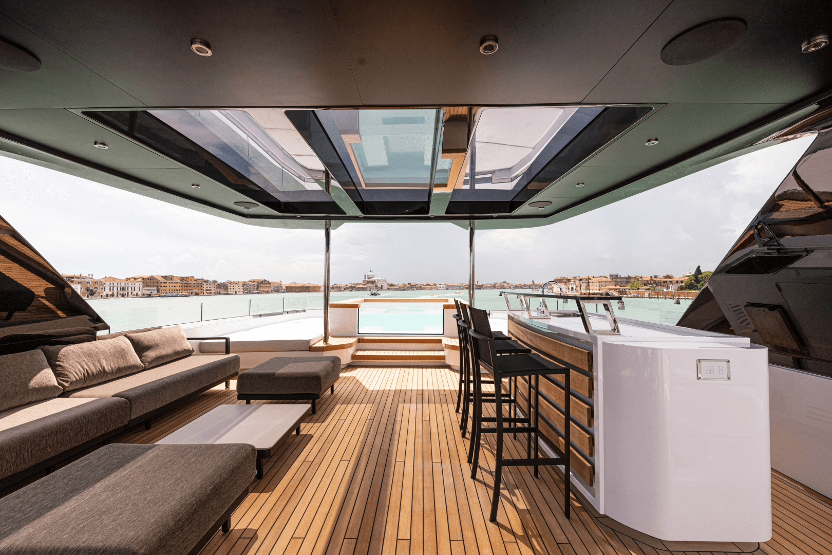 2028 Ocean King Ducale 120