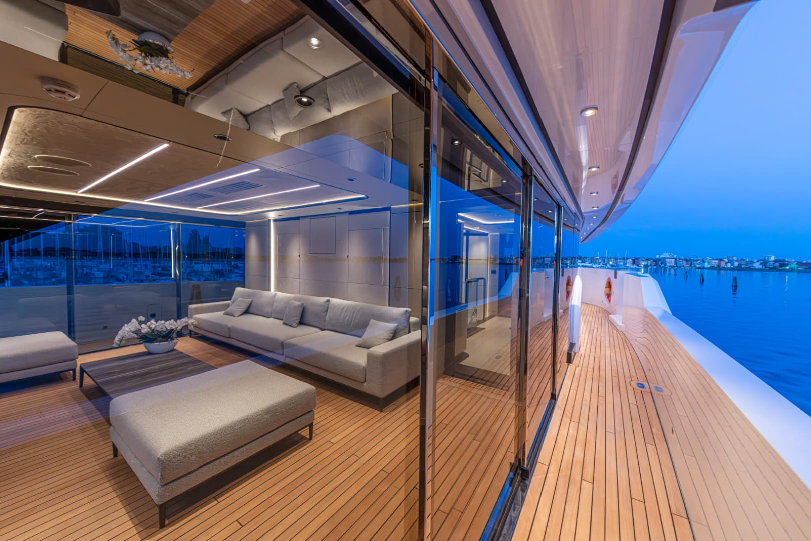 2028 Ocean King Ducale 120