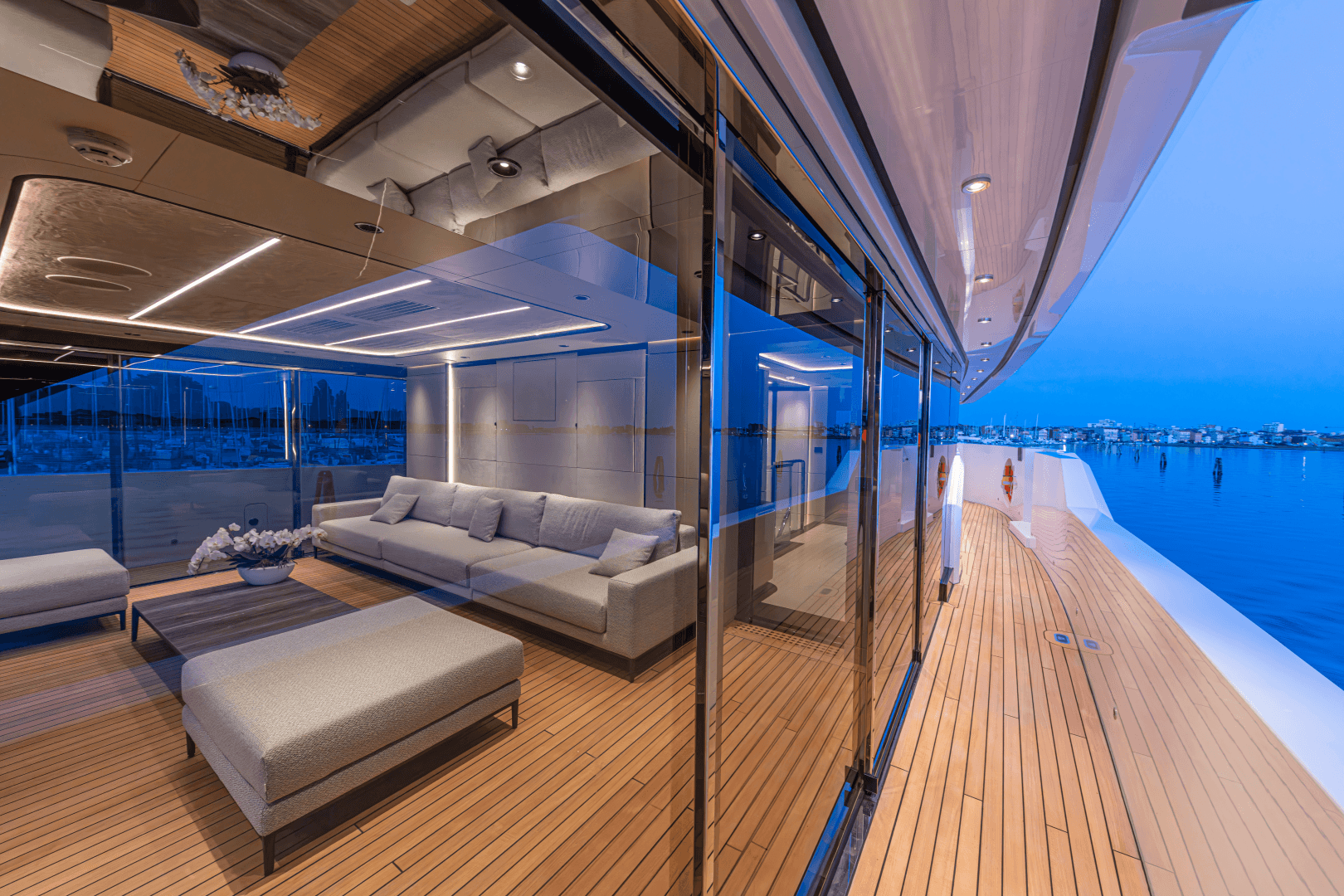 2028 Ocean King Ducale 120
