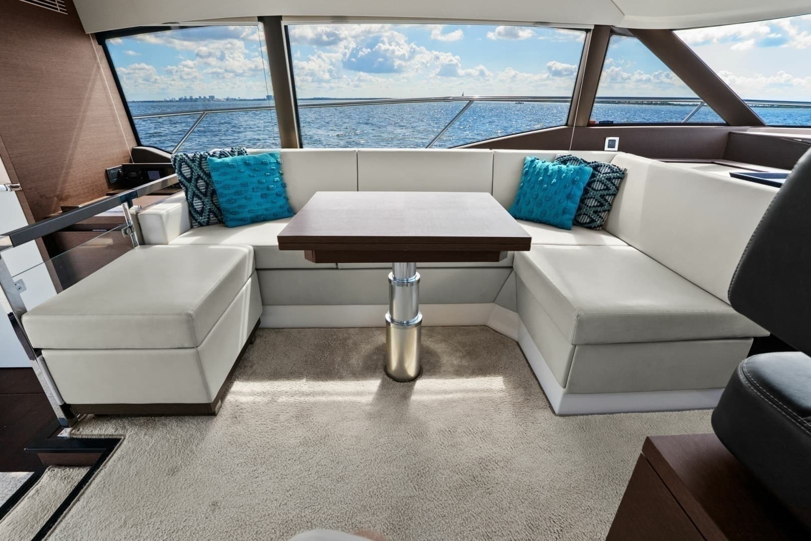 2020 Prestige 460 Flybridge
