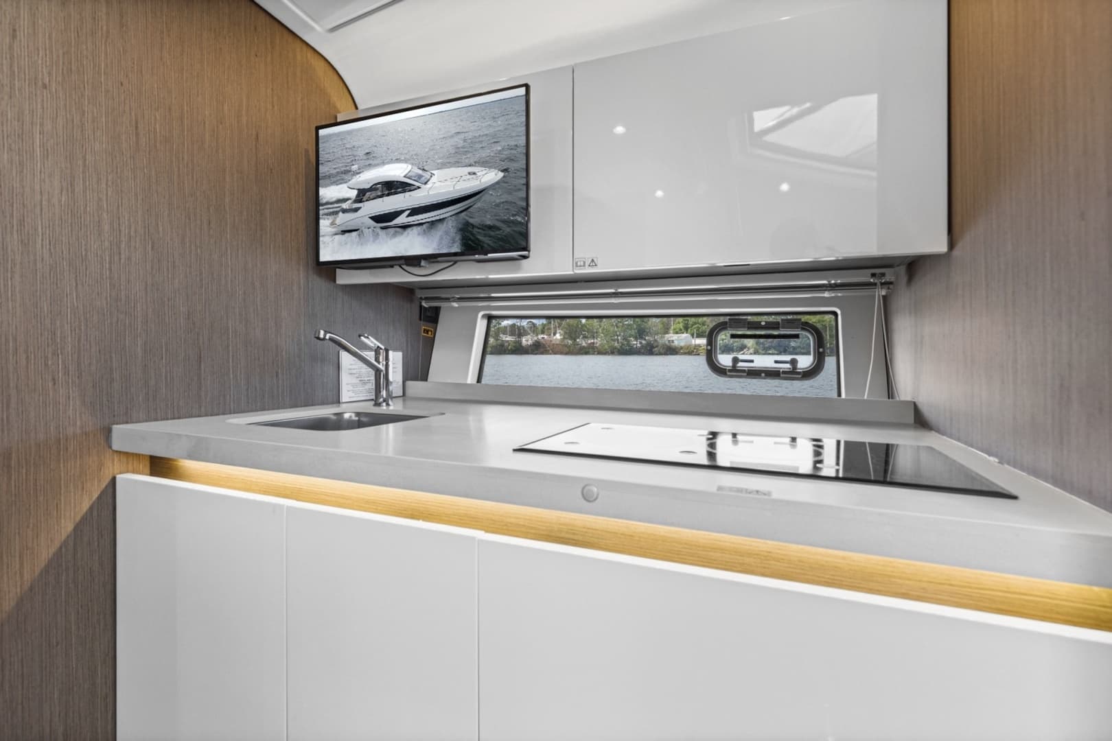 2022 Beneteau 41 Grand Turismo War Downs Eagle Wet Bar