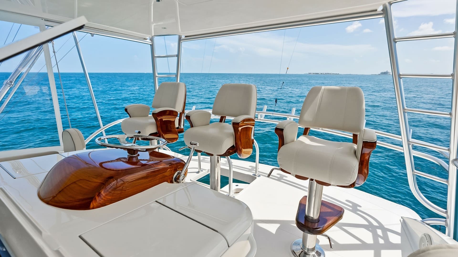 Flybridge Helm with Seating