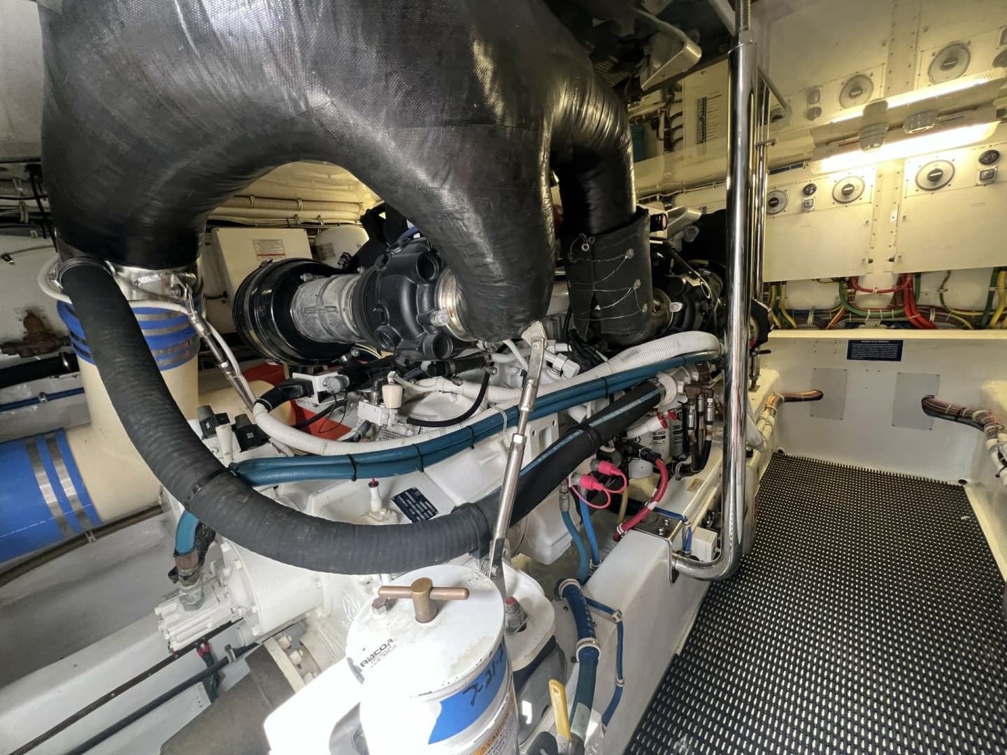 2013 Hatteras GT 54