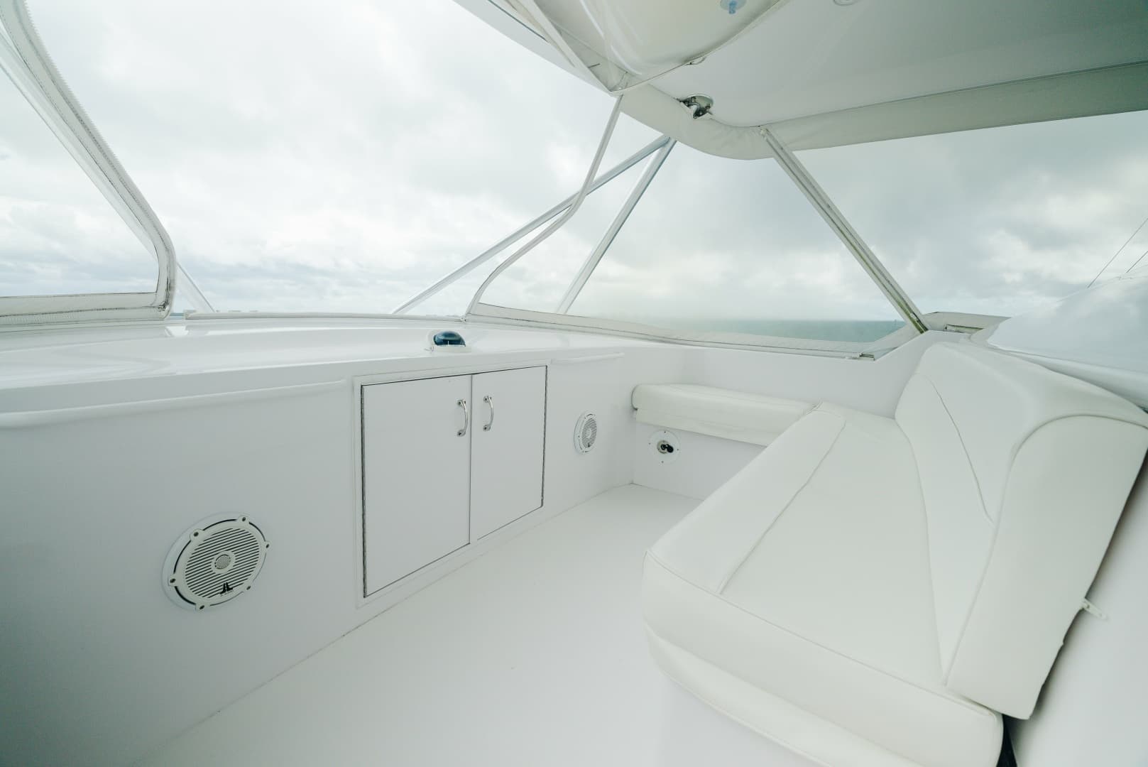 2005 Hatteras 60 Convertible