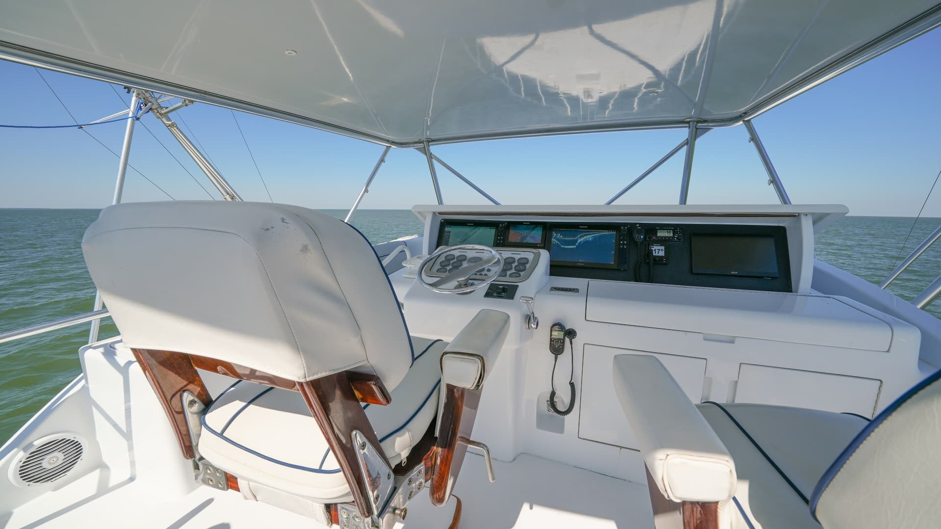 Flybridge Helm Station