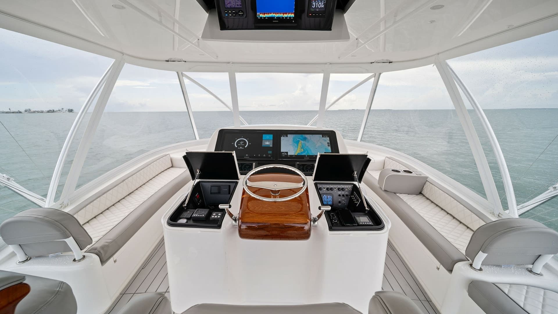 Flybridge Helm Station
