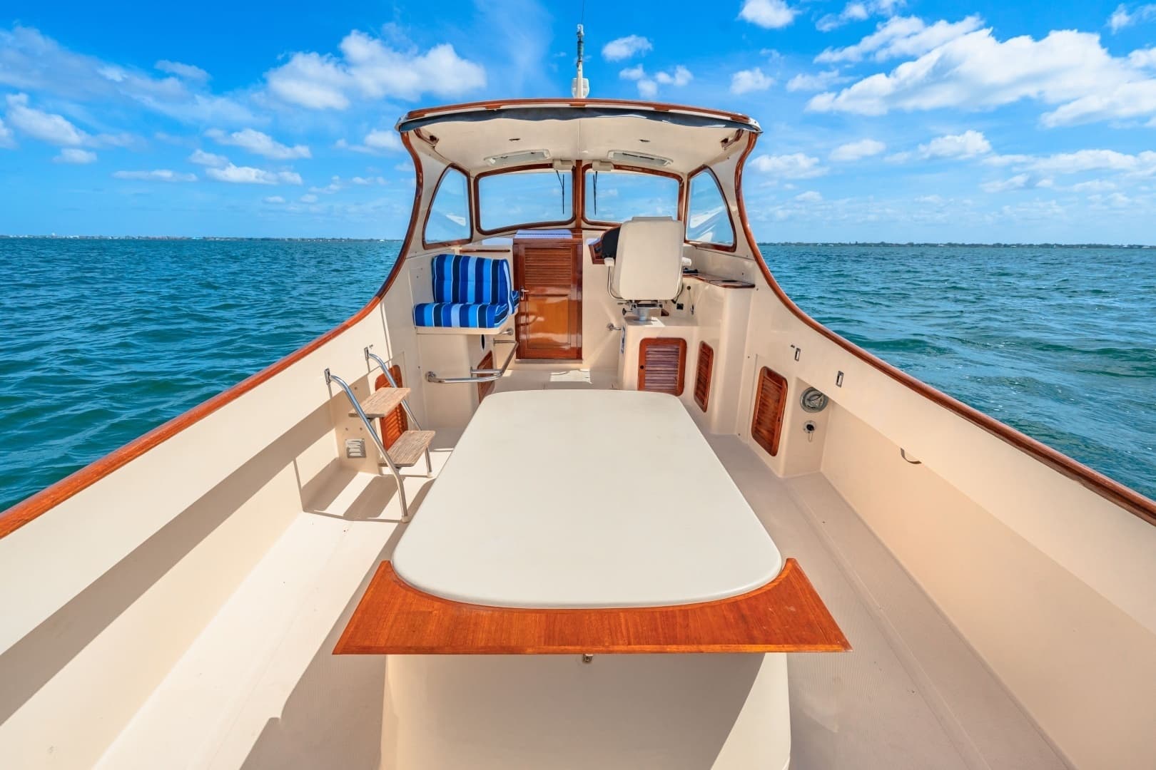 1998 36 Hinckley Picnic Boat Exterior