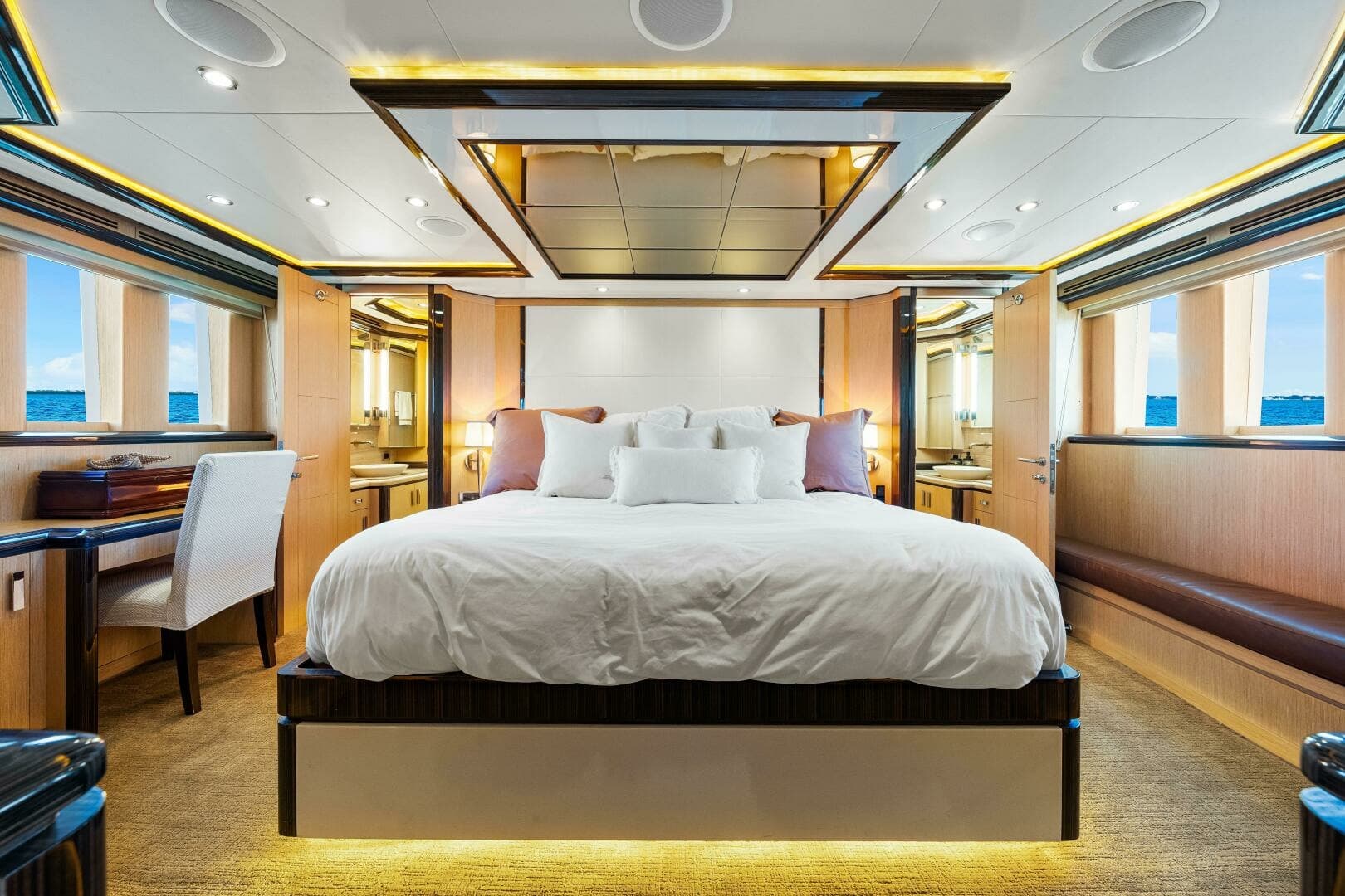 2010 83 Ocean Alexander Motor Yacht 'Relentless'