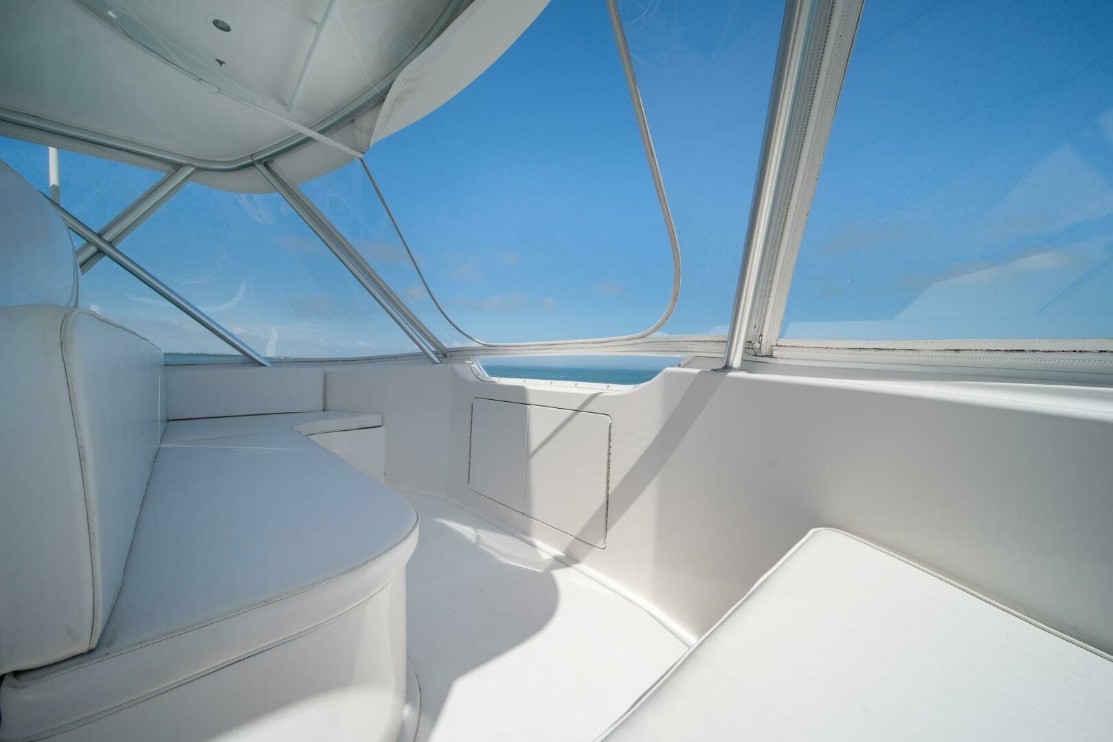 2006 Viking 52 Convertible