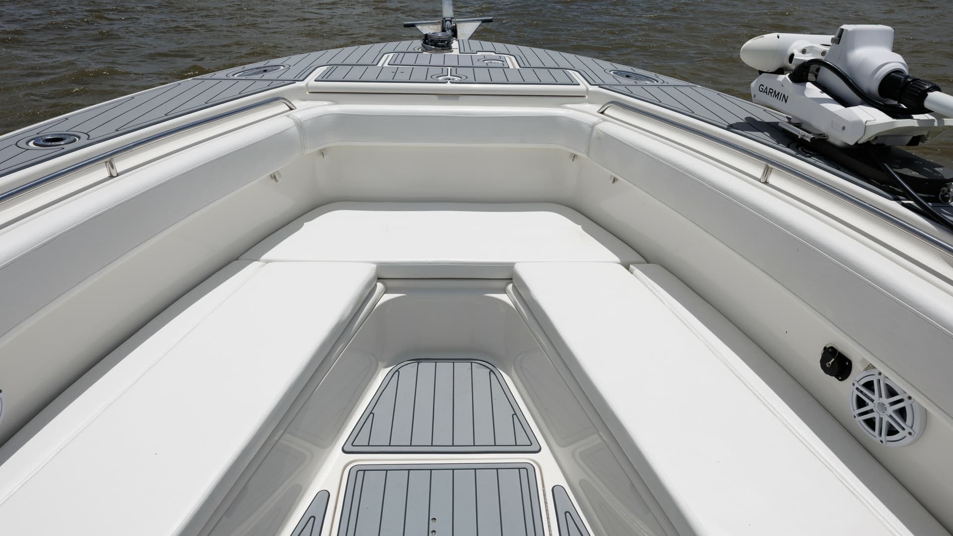 Spacious Bow Seating Area
