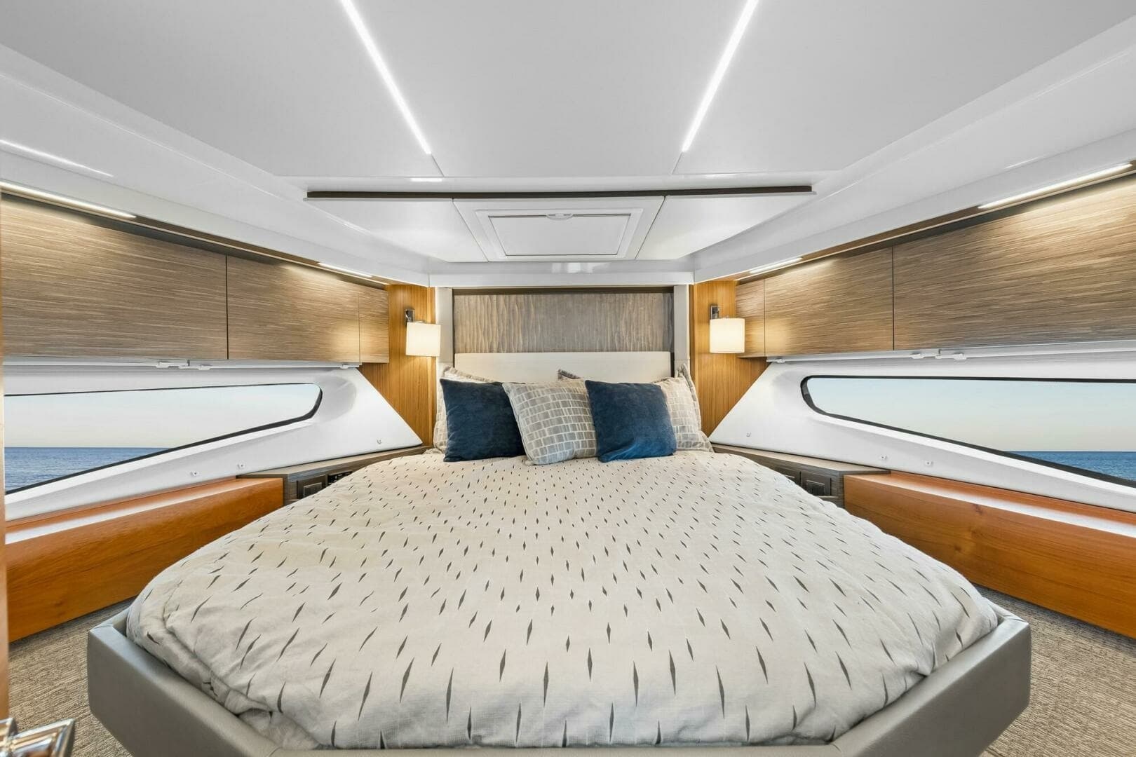 2019 Tiara Yachts C49 Coupe Forward Stateroom