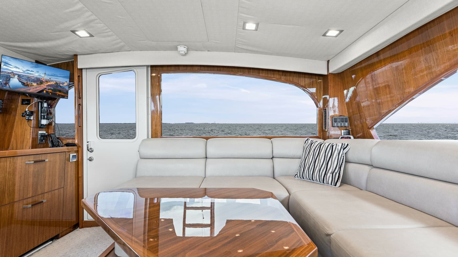 2017 72 Viking Enclosed Bridge Share-E Salon (7)