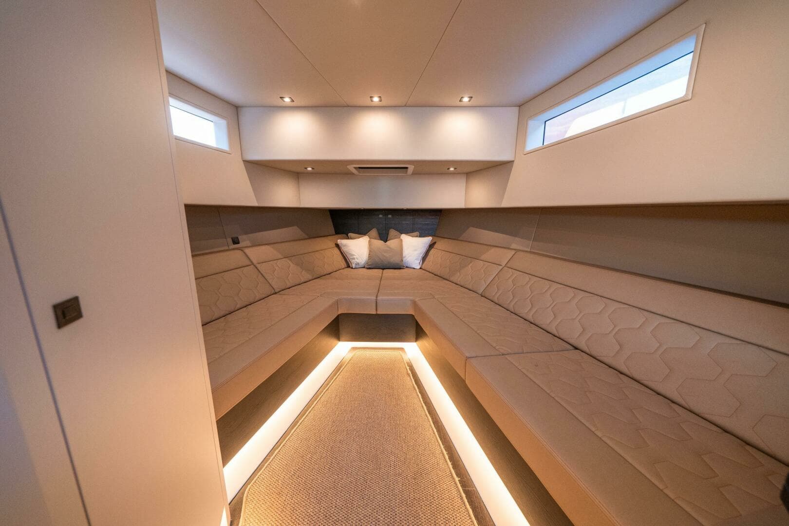 2022 Vanquish Yachts VQ45