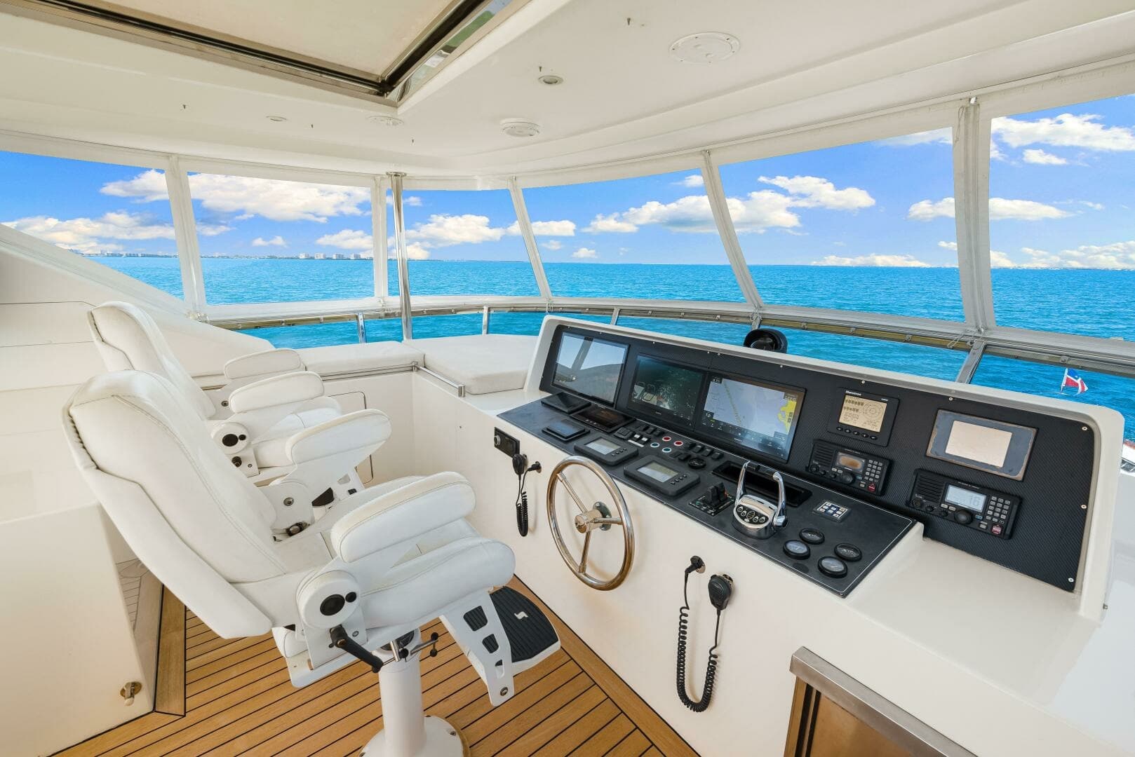 2010 83 Ocean Alexander Motor Yacht 'Relentless'
