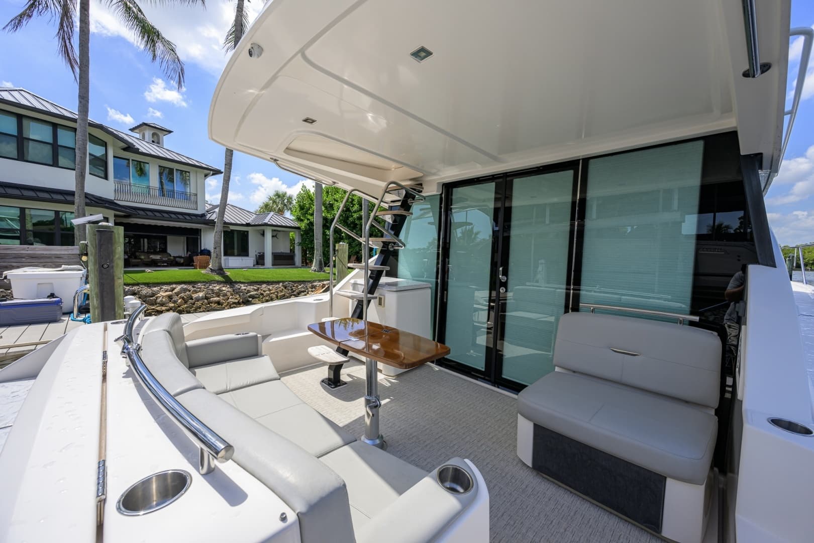 Tiara 44 Daybreak - Exterior Aft Deck