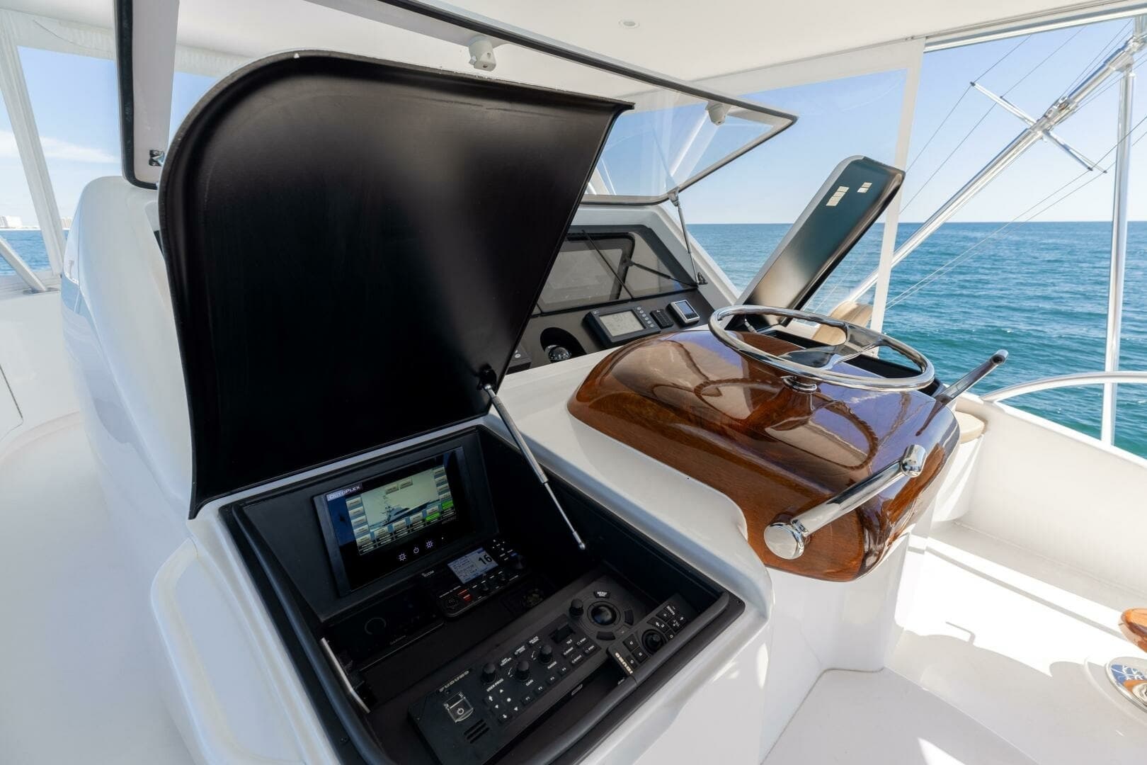 2013 Viking 76 Convertible- REEL FIRE- Helm