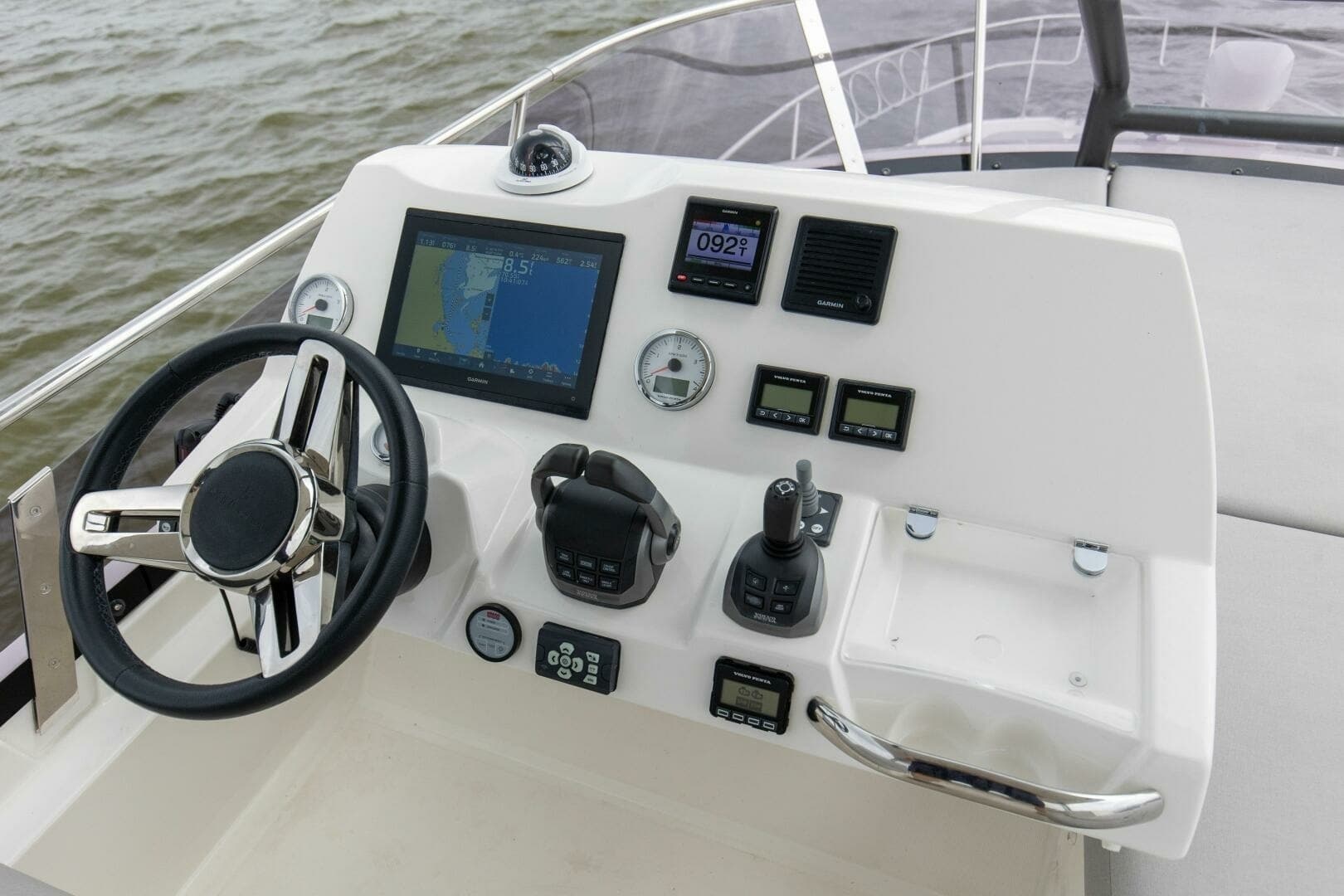 2023 Prestige 460 Flybridge "Pass-N-Bye"