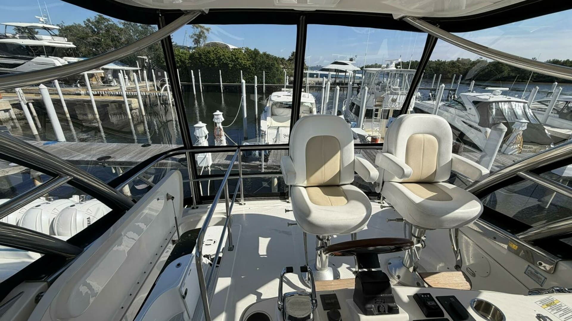 2008 Sea Ray 47 Sedan Bridge - Flybridge Helm