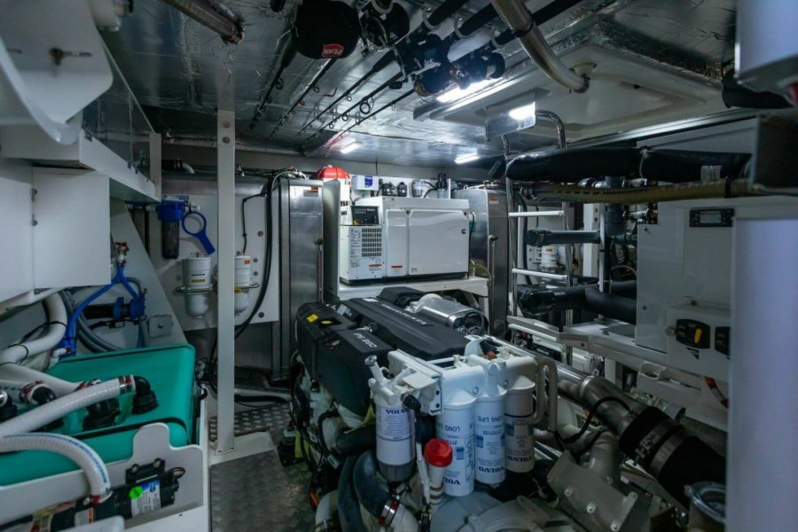 2020 Prestige 630 FB  Engine Room