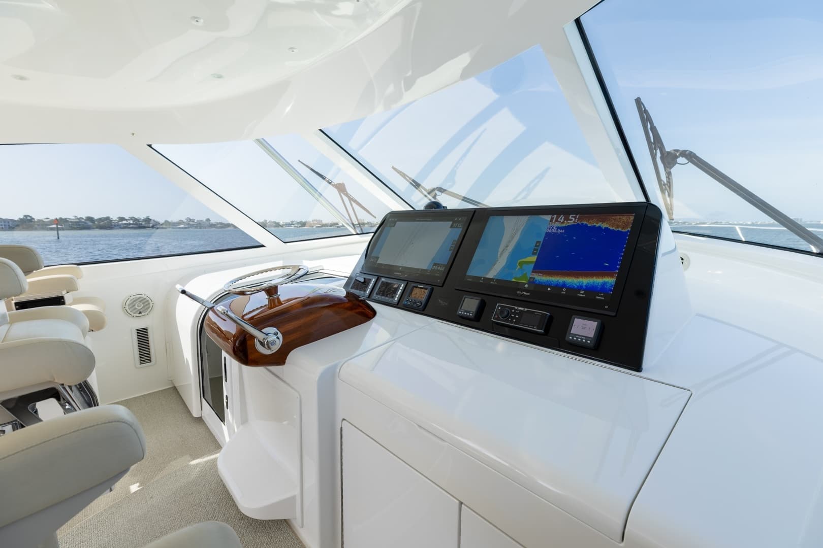 2018 52 Viking Sport Tower Wild Eagle Helm Deck (6)