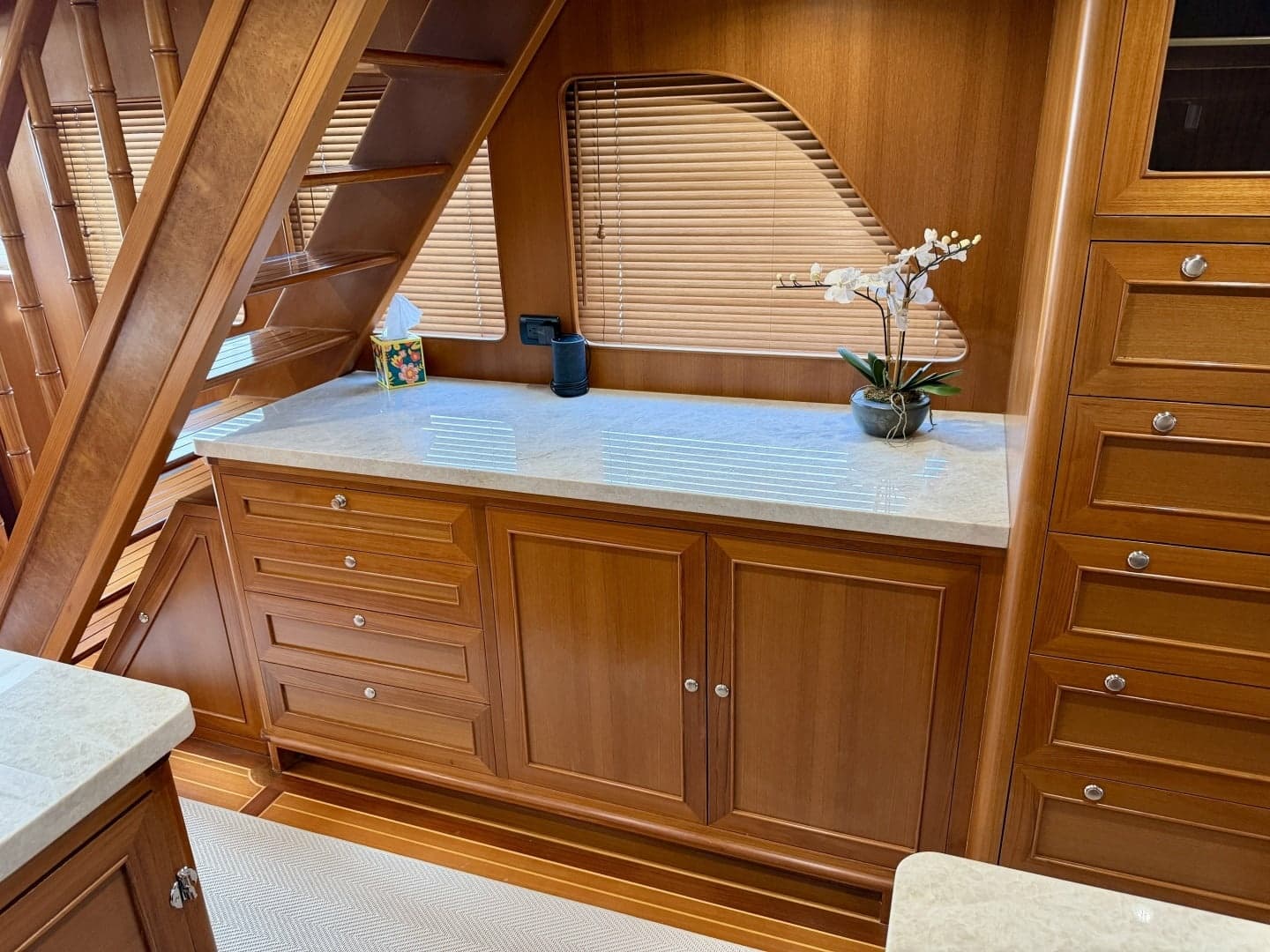 Alaskan 70 OHANA - Galley