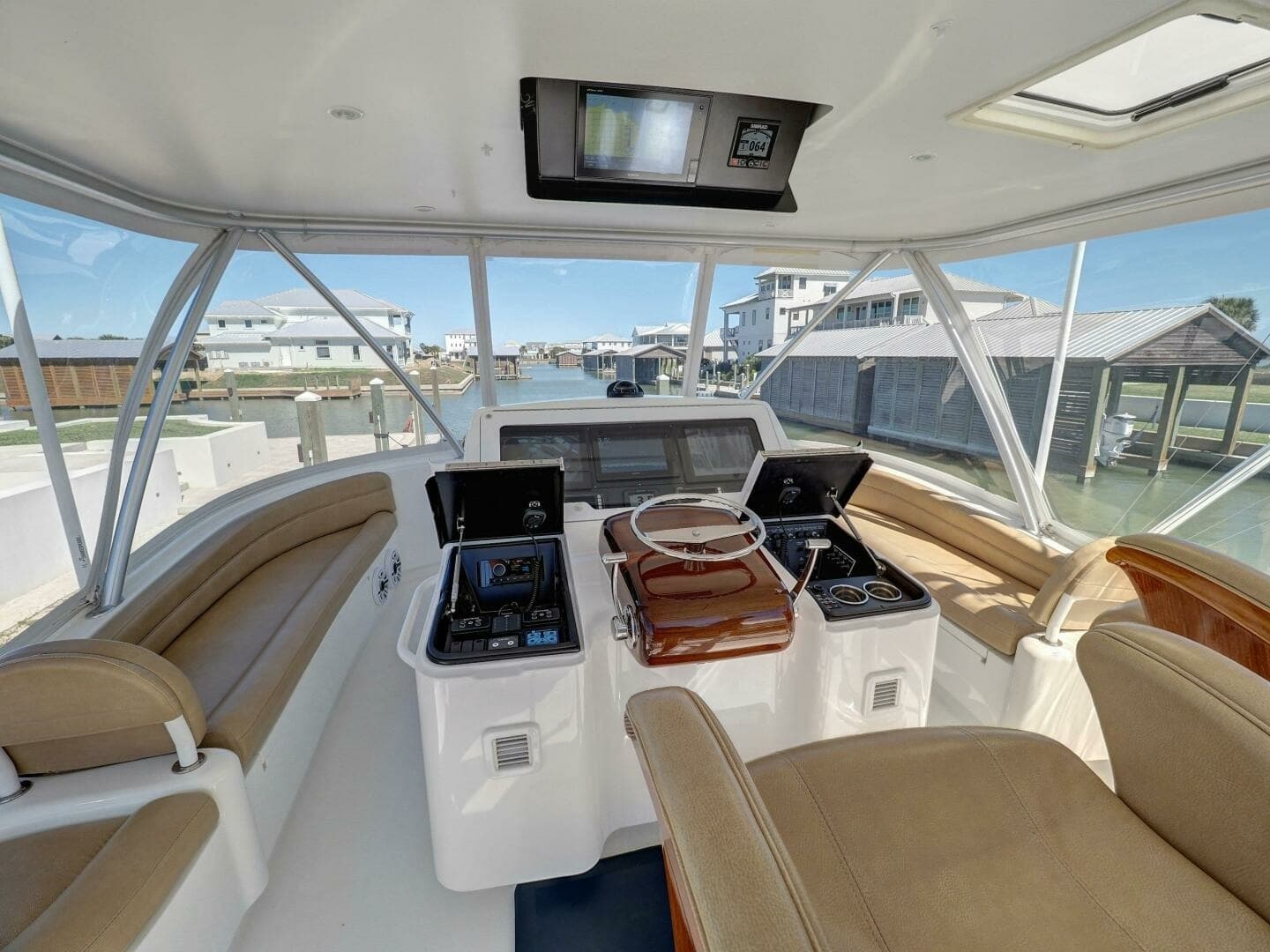 2017 Viking 52 Convertible 