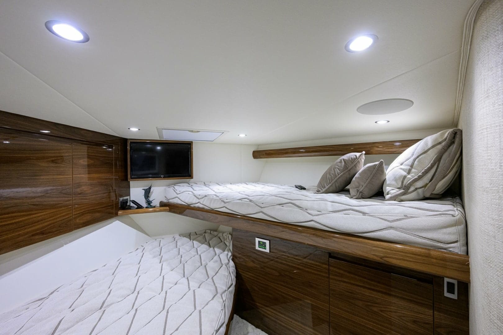 Viking 54 - Dog House - Guest Stateroom