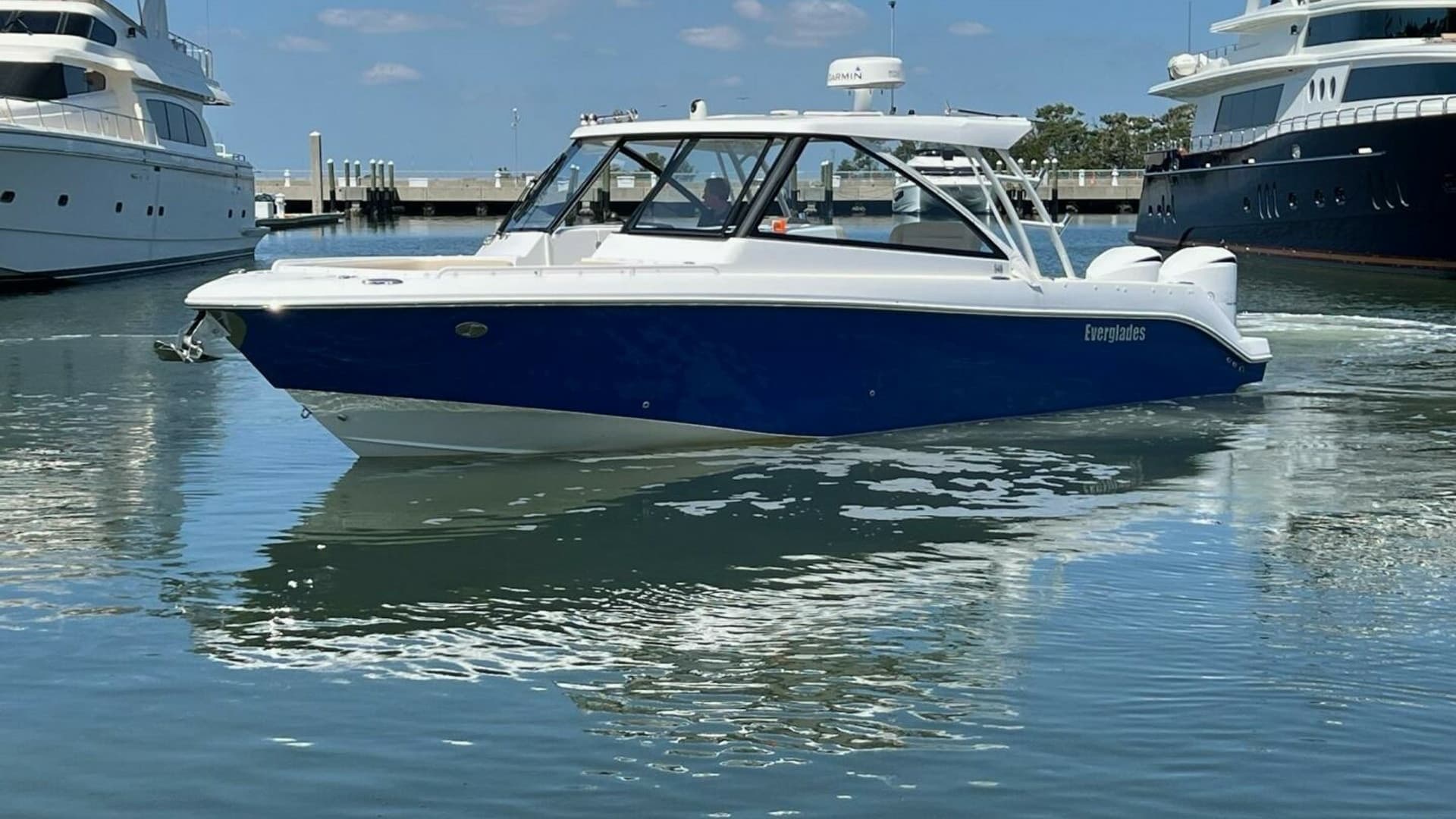 2019 Everglades 340 Dual Console "Solamare"-