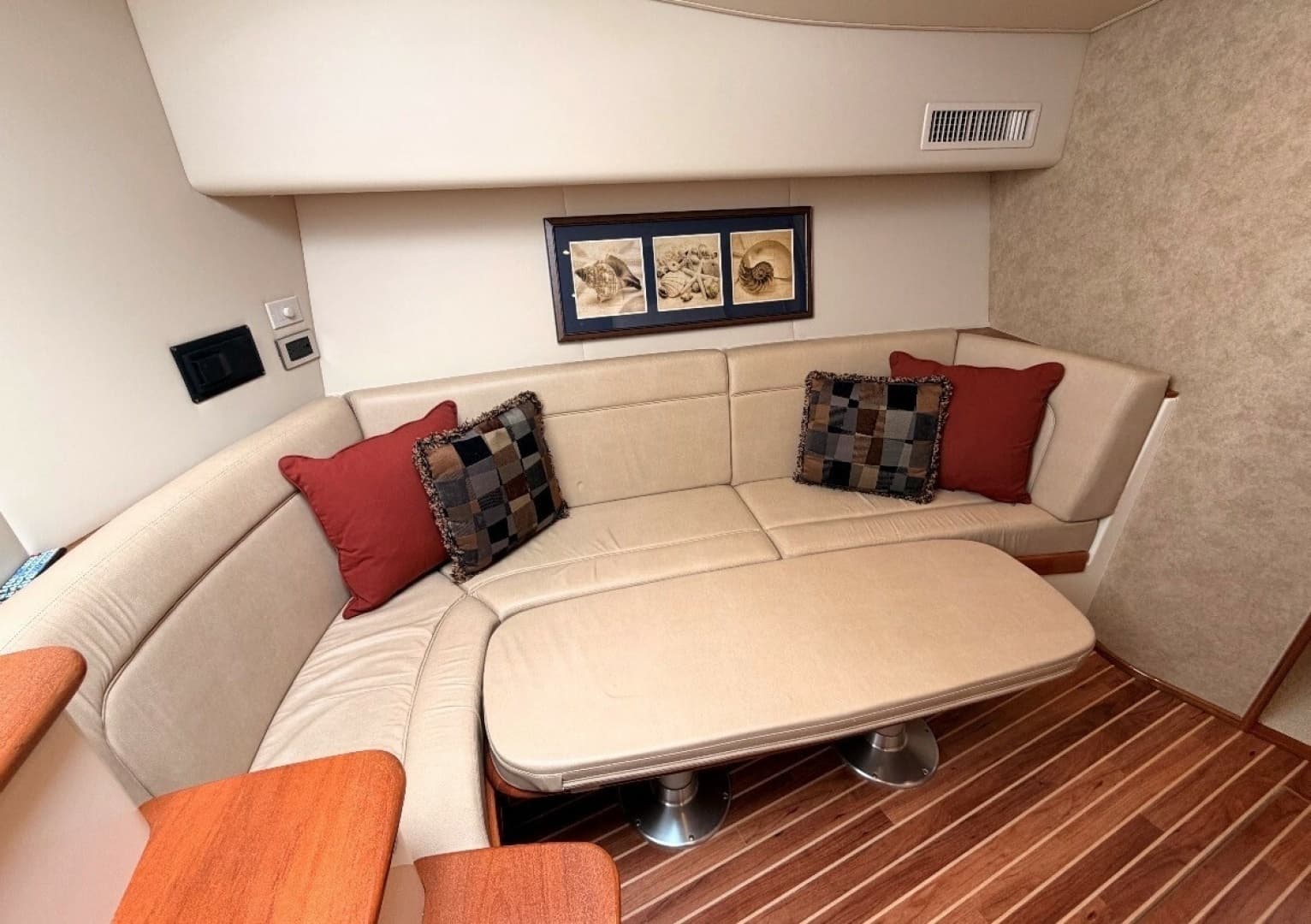 Viking 42 UNREEL - Salon