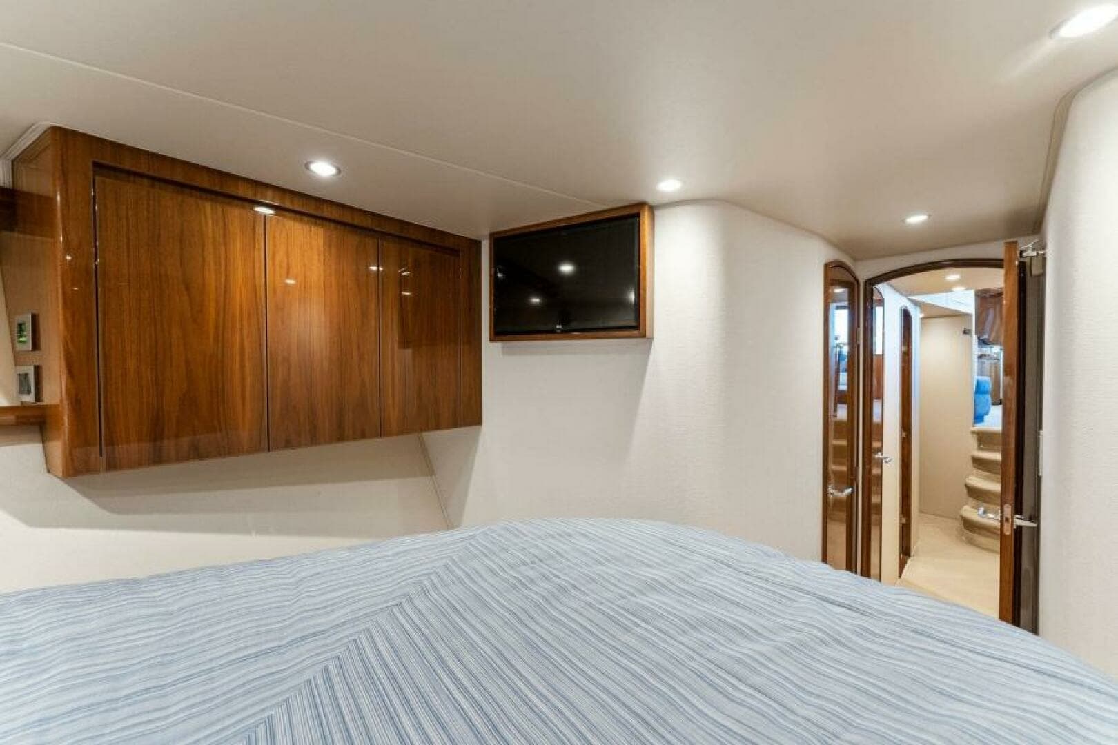 2021 Viking 54 Convertible HAMMERHEADS Stateroom