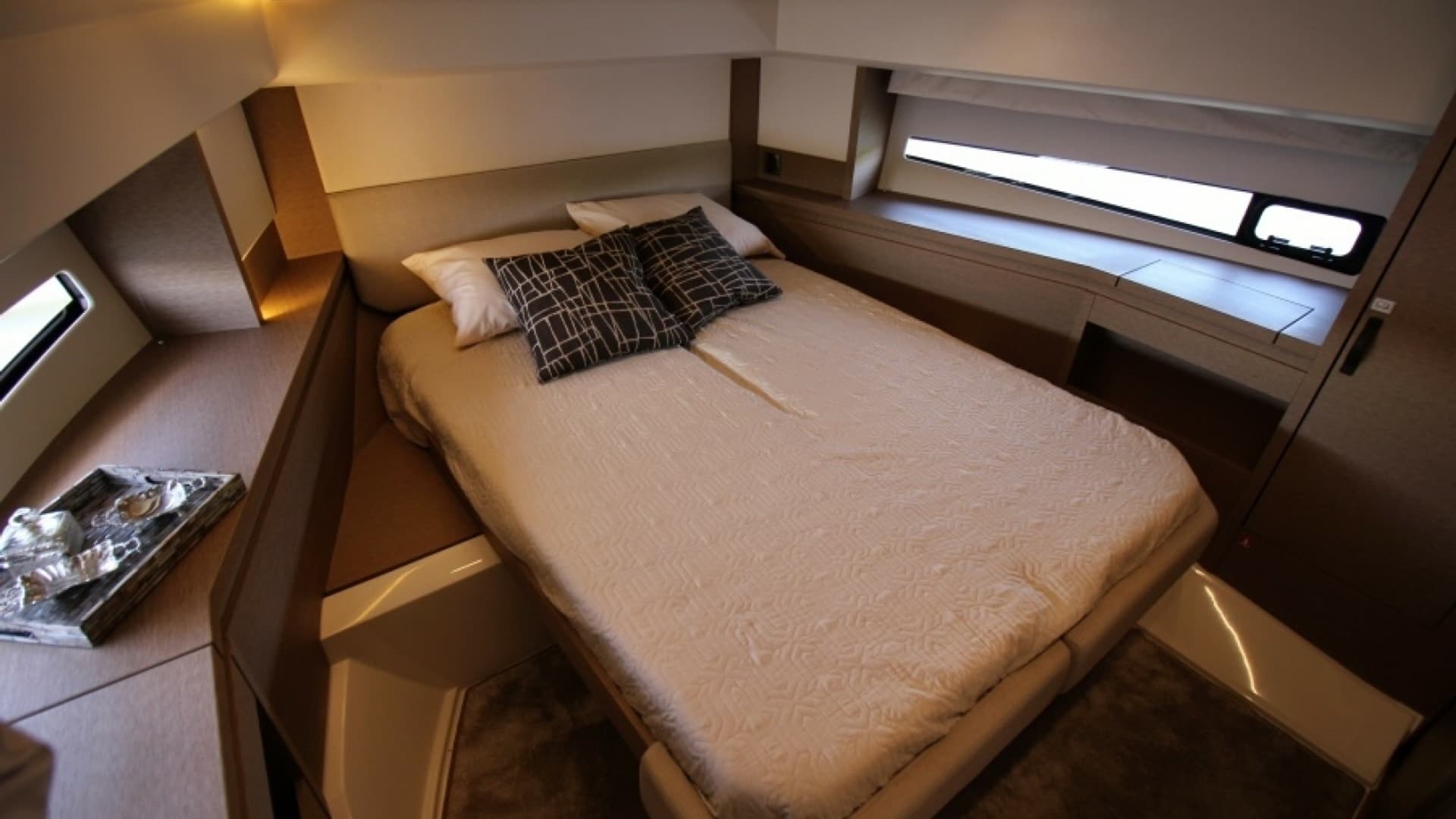 2018 Prestige 460 S