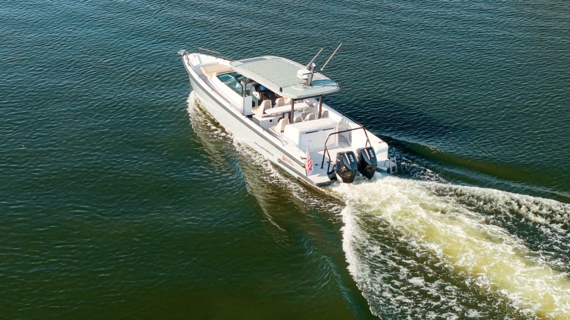Axopar 37 - Exterior Profile