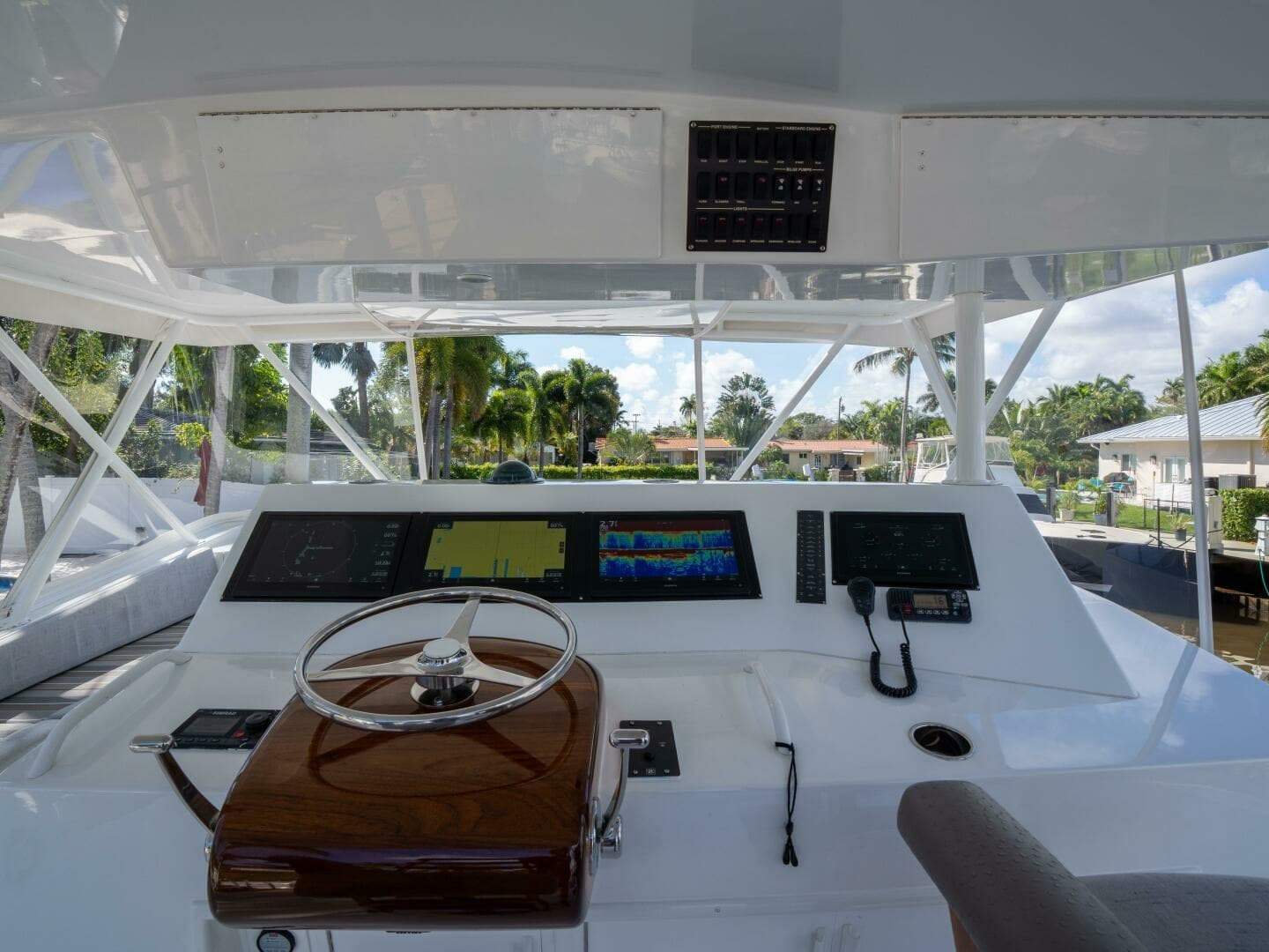 Viking 58 BAREFOOT - Helm